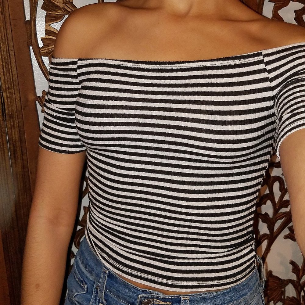 black & white striped off the shoulder crop